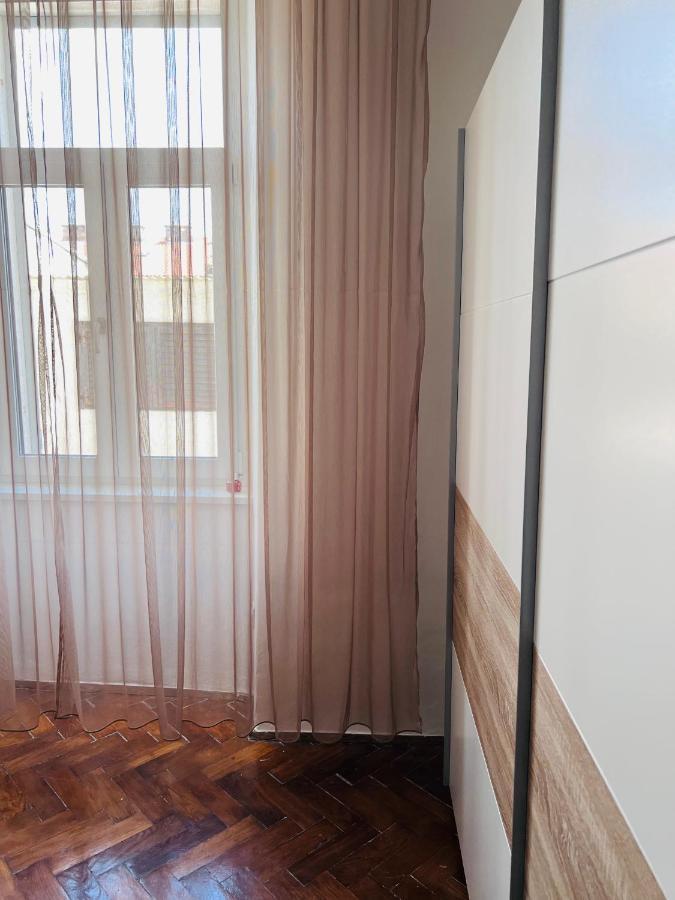 Apartment For Special Getaway Rose Pula Bagian luar foto