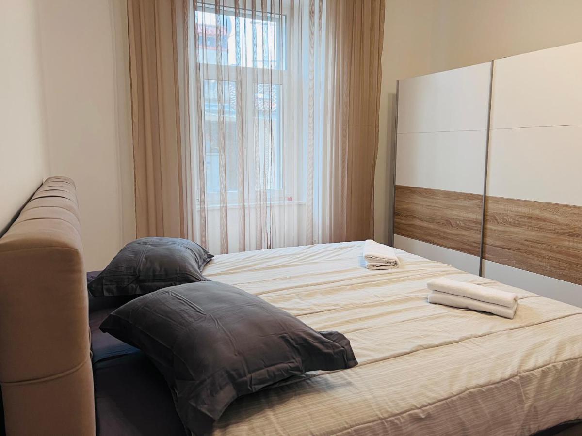Apartment For Special Getaway Rose Pula Bagian luar foto