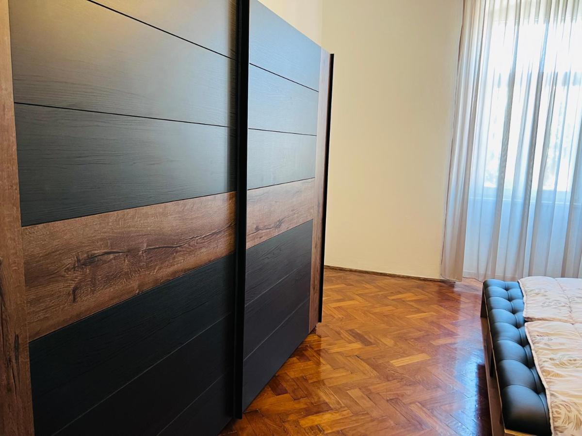 Apartment For Special Getaway Rose Pula Bagian luar foto